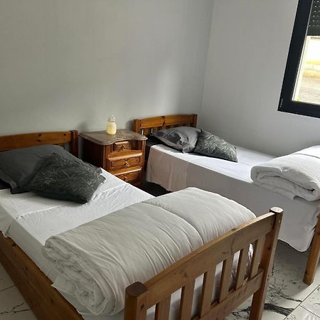 Magnifique Villa Avec Piscine Beaujolais Gleize Luaran gambar