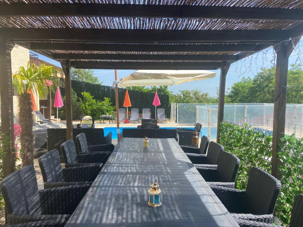 Magnifique Villa Avec Piscine Beaujolais Gleize Luaran gambar
